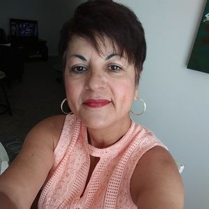 Meet your Posher, Juanita